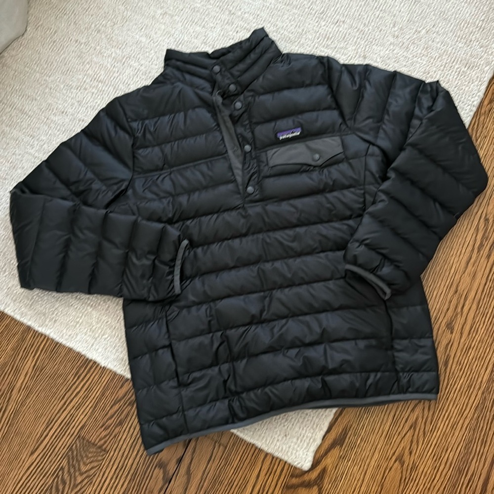 Patagonia Women’s Medium Down Jacket 3/4 Snap
